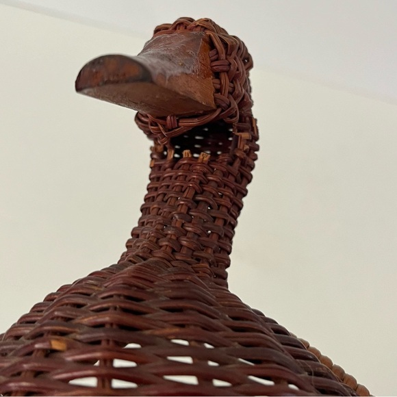Vintage Wicker Rattan Duck Goose Basket Woven Tail Feather - Picture 3 of 9
